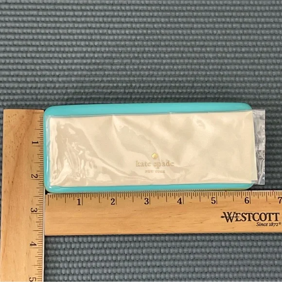 EUC Kate Spade New York Eyewear Stylish Hard Protective Case With Cleaning Cloth - Picture 14 of 17